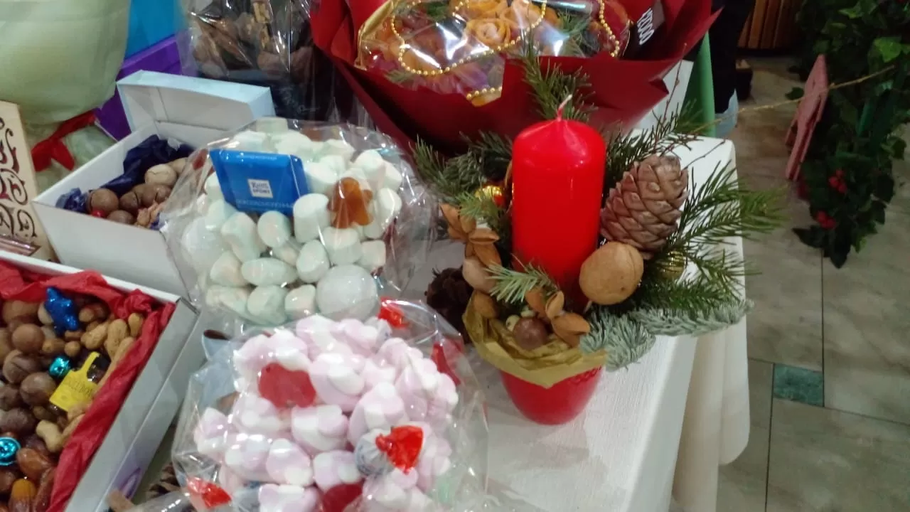 Подарки для детей - букеты из конфет