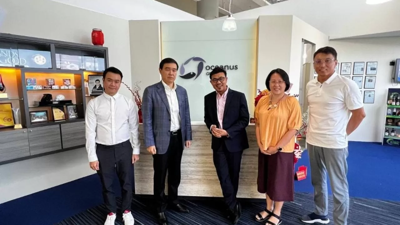 Осындай сексуалды хатшымен