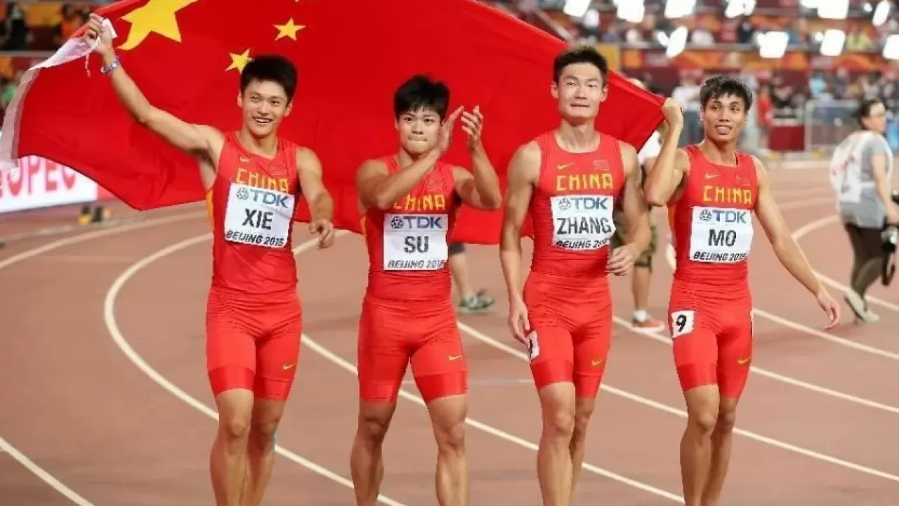 Составим команду спортсменов. Сборная Китая по легкой атлетике. Сборная Китая по бегу. Китай спортсмены. Женская сборная Китая по легкой атлетике.