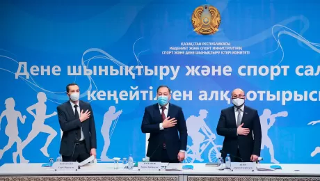 Сіз мастурбация жасап жатқан кезде ұсталдыңыз ба? Ең жас және ең сексуалды қыздар