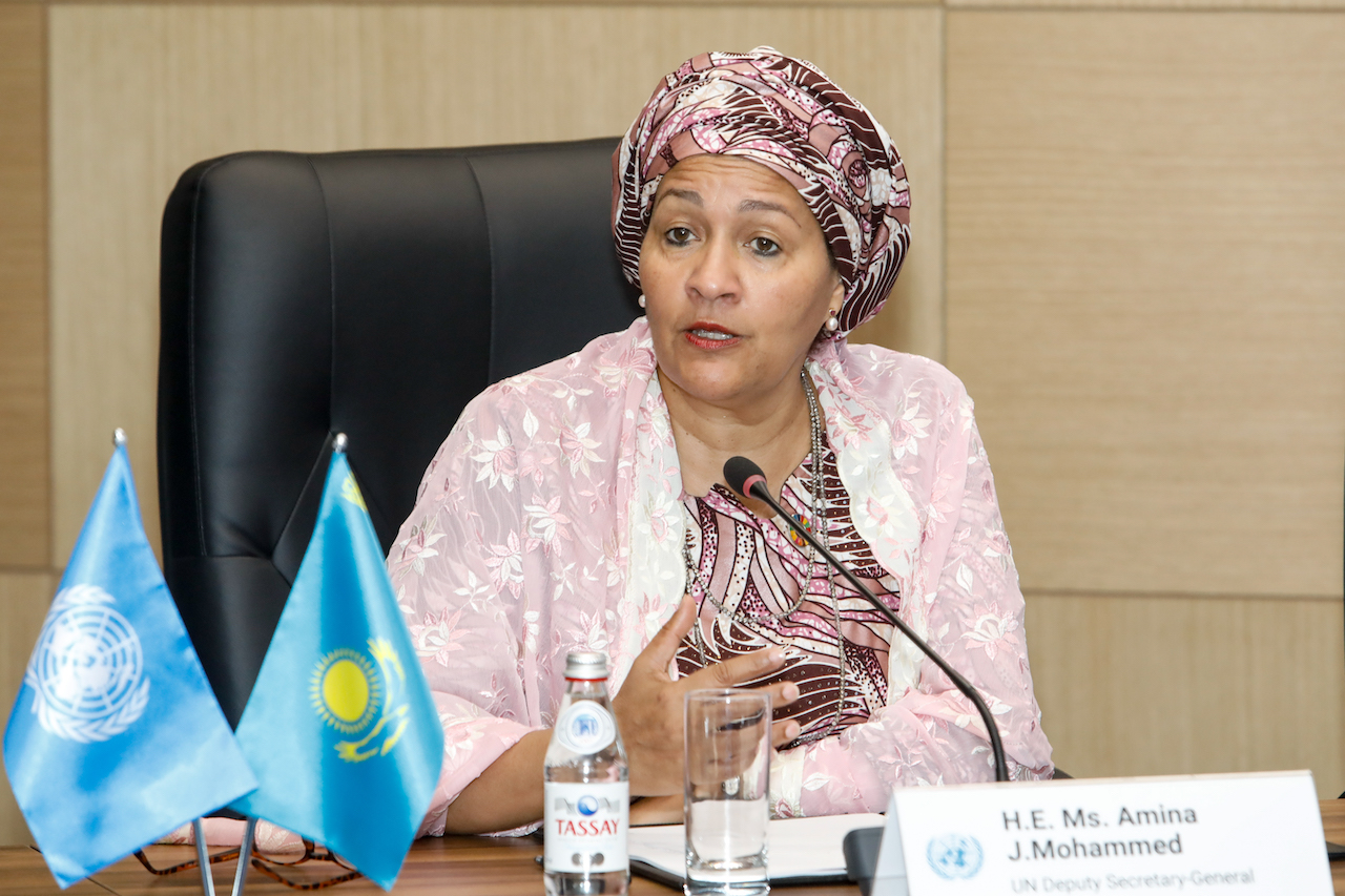 Күйеуінің досы əйелін есекке сиғызды Жаңа үйленген актриса жалаңаш