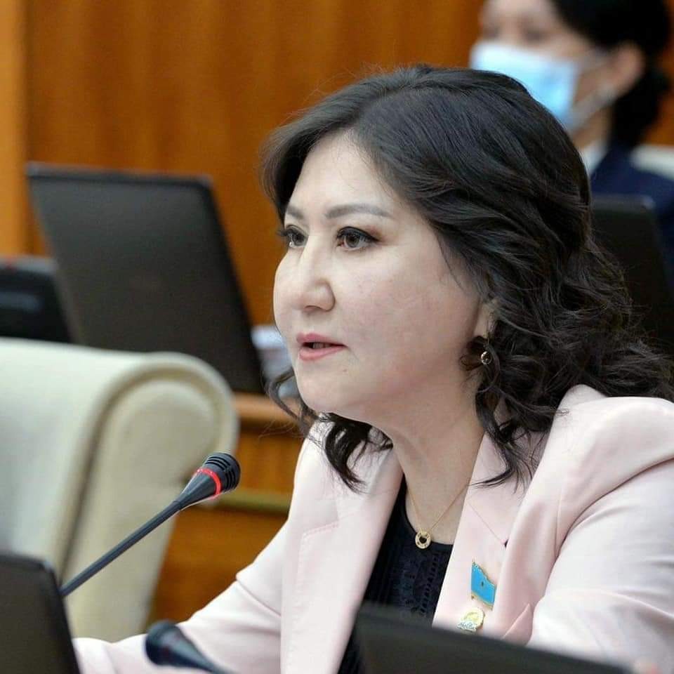 Жетілген пизда Ұзын және арық қыздармен порно