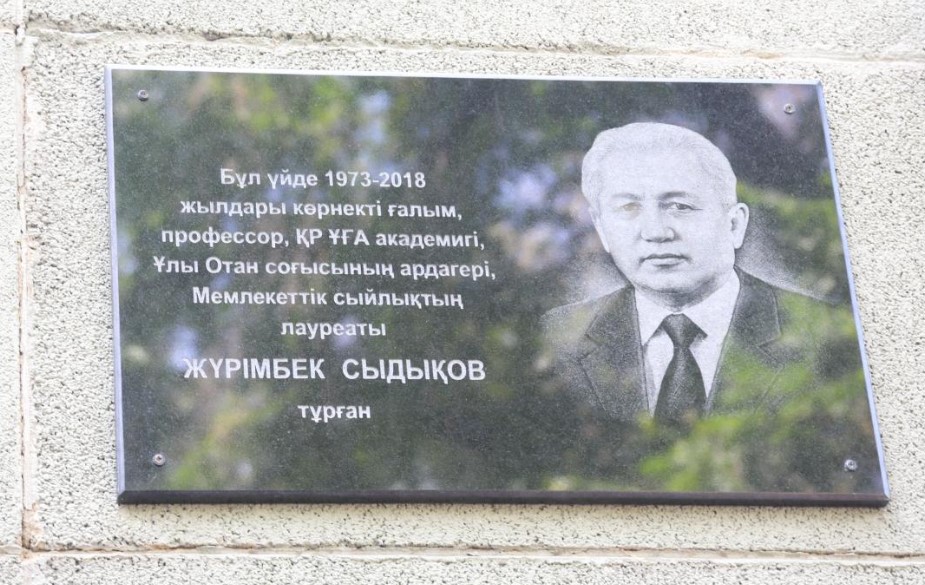 Тампондарды кіргізетін әйелдер порно