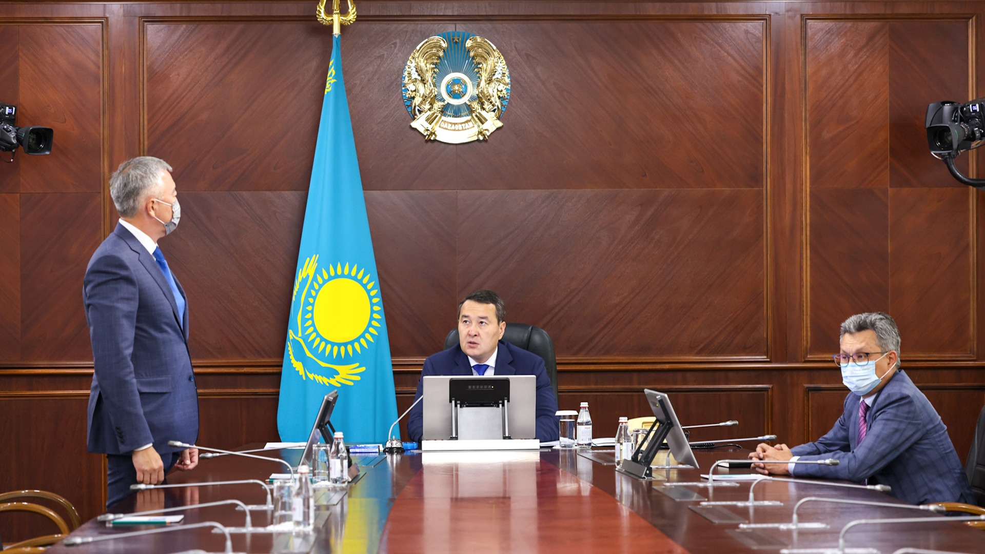 Alikhan Smailov introduces new Minister of Trade and Integration to ...