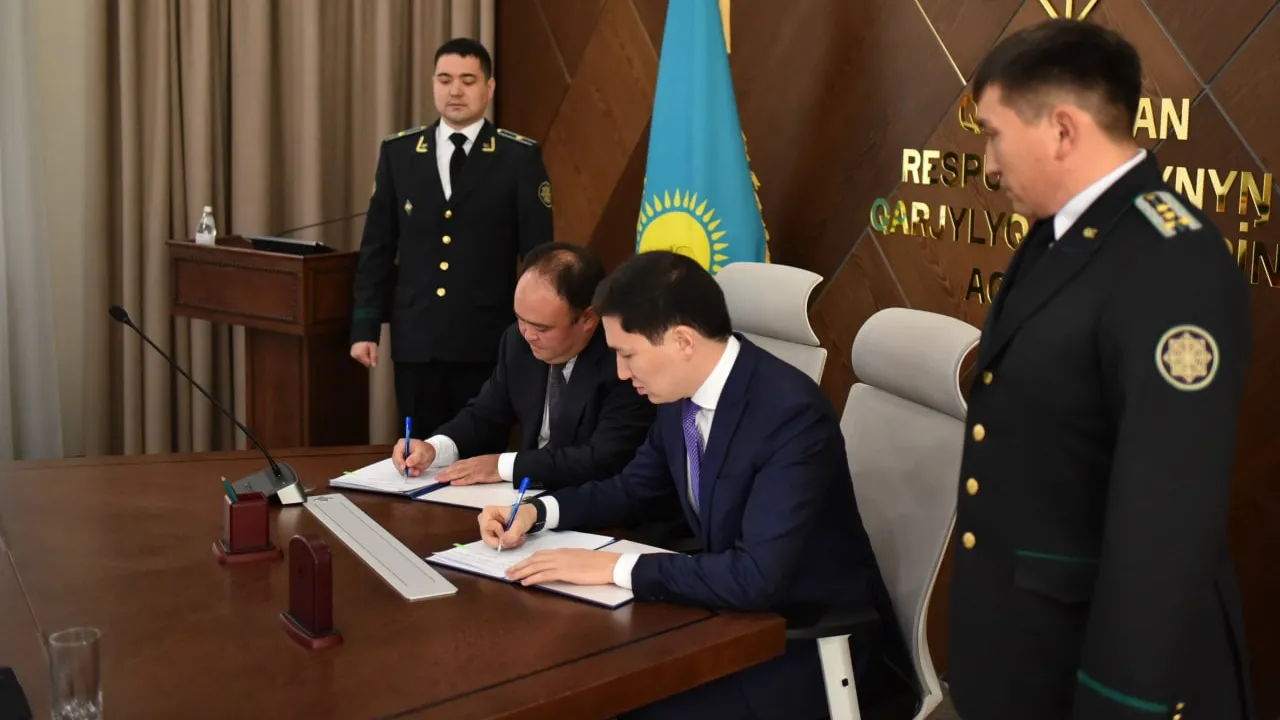 Веб-камера семіз әйелдер Тәтеммен алғашқы жыныстық қатынас