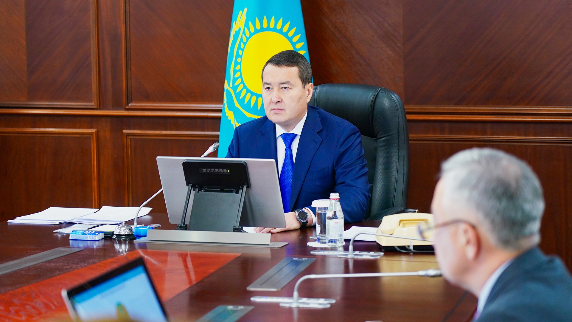 Премьер министр школы. Семья министра Казахстана. Правительство Казахстана фото. Фотографию министра Казахстана. Министр Казахстана 2015 году фото.