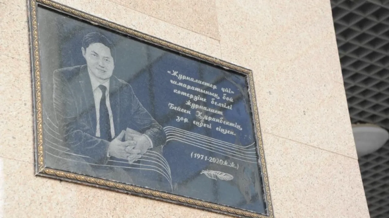 Наташа Романоф порно Ресейлік гинекологтың кабинетіндегі жасырын камера.