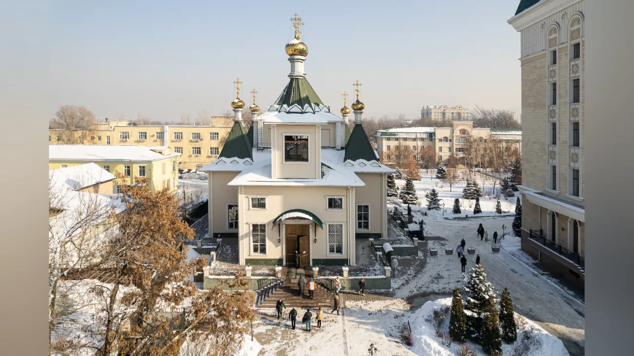 Крещение: «Через святую воду возгорается огонь нашего сердца»