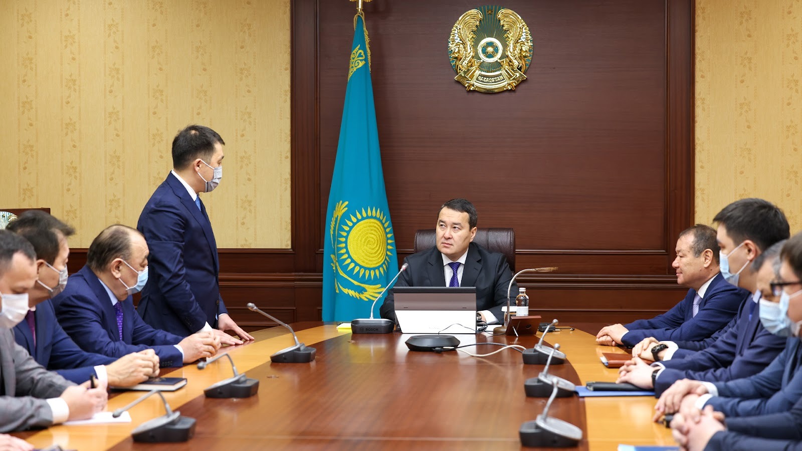 Alikhan Smailov introduces five new leaders to ministry staff