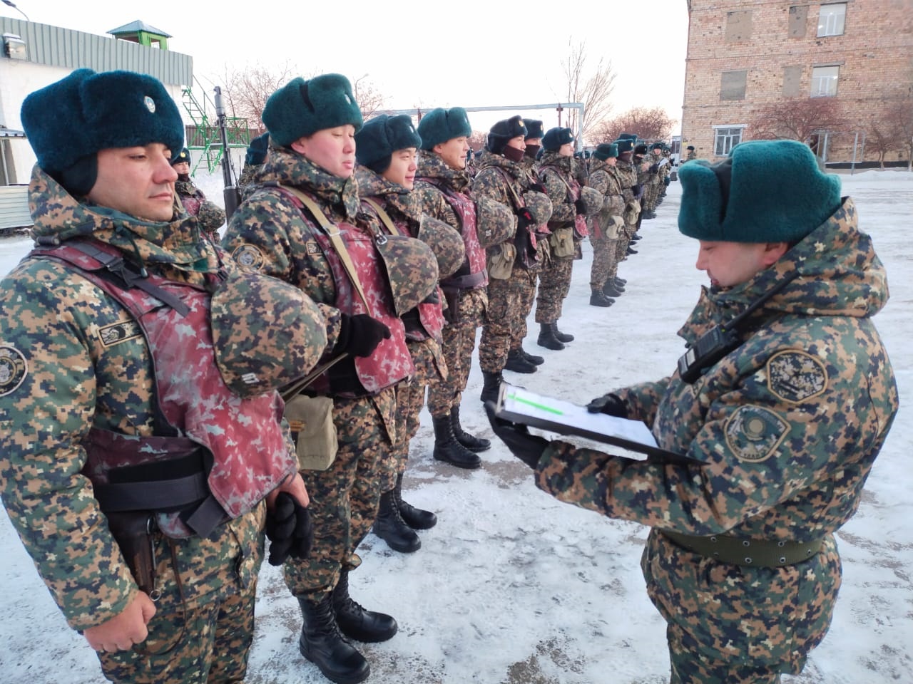 Мәжбүрлі секс видео Беркованың сиськимен HD порно