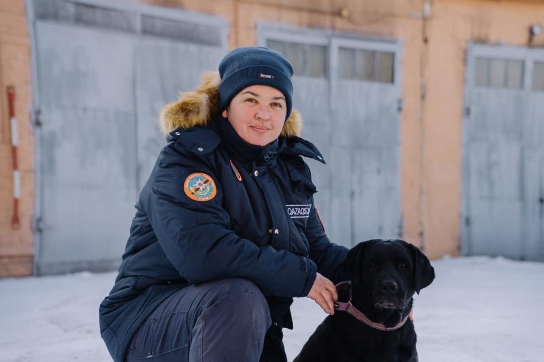 Азиялық әйелдердің писькилерінің жақын пландағы порнофотосуреттері