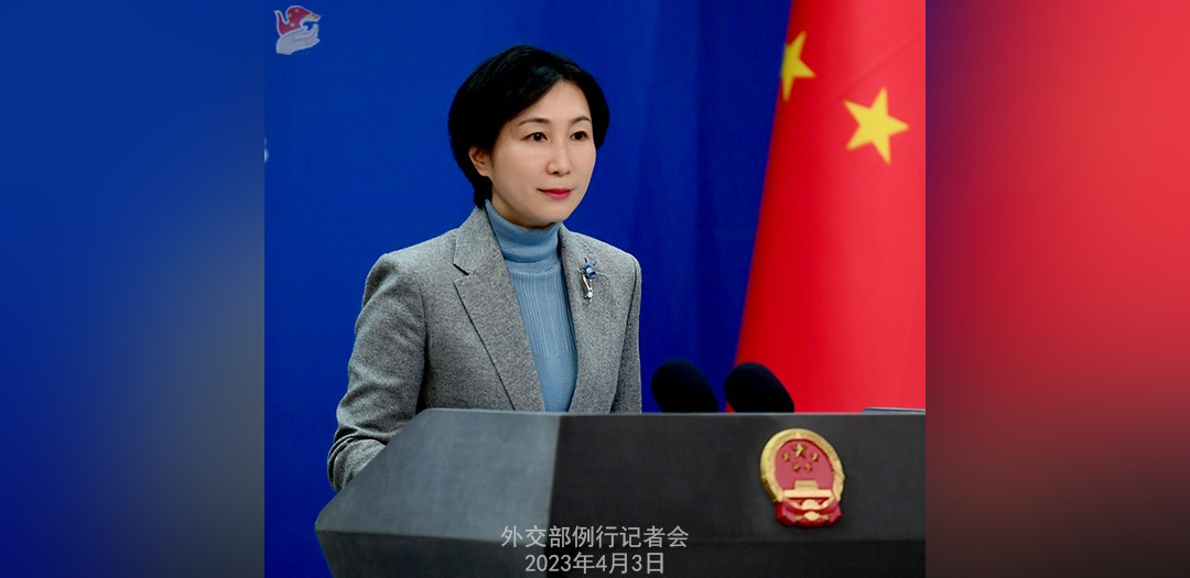 МИД КНР: Визит Эммануэля Макрона будет способствовать укреплению отношений Китая и Франции