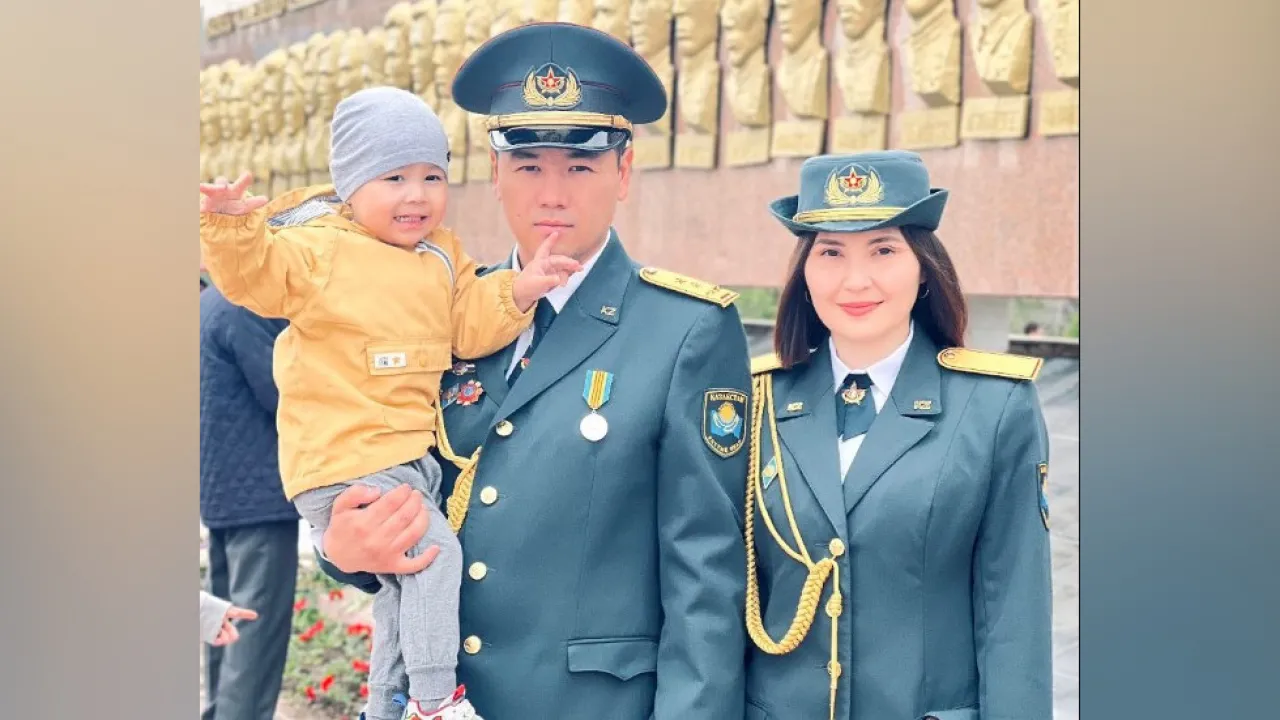 Анна Самохина жас кезінде жалаңаш болған Ресейлік тележүргізушілердің кискаларының суреттері