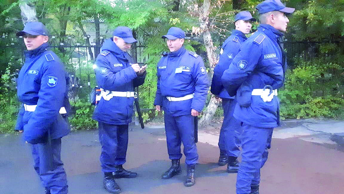 Полиция қызметкерлерімен бейнероликтер