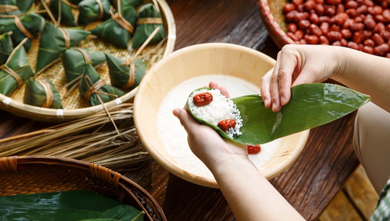 Китай отмечает один из важнейших традиционных праздников – праздник Дуаньу