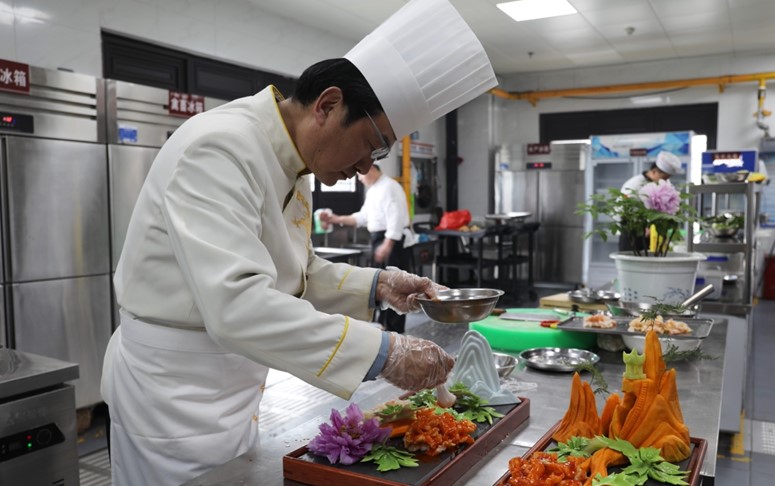 Креативный банкет провели в Юньчэн провинции Шаньдун на востоке Китая Креативный банкет провели в Юньчэн провинции Шаньдун на востоке Китая