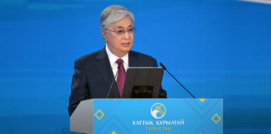 Жылқымен өте өрескел секс Әйел күйеуінің көзінше қарызын өтеуге мәжбүр болған.