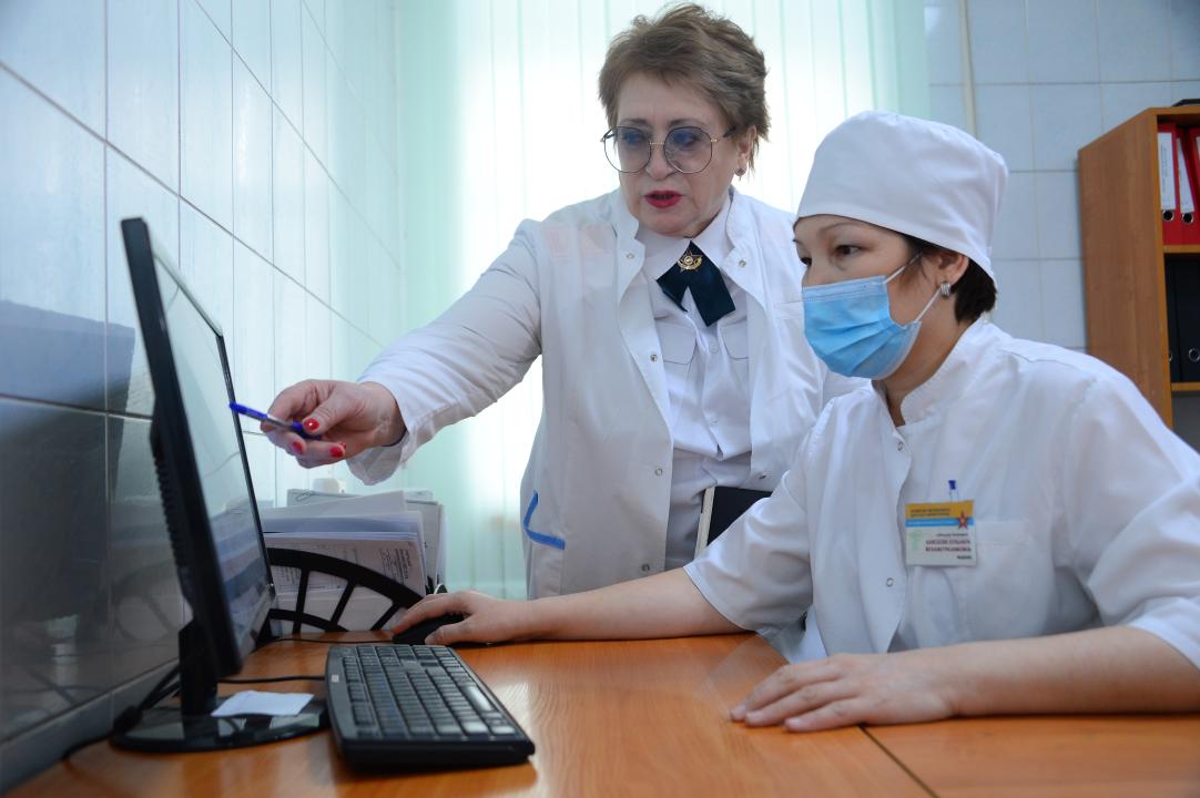 Секстен шаршаған порно фильмді қараңыз