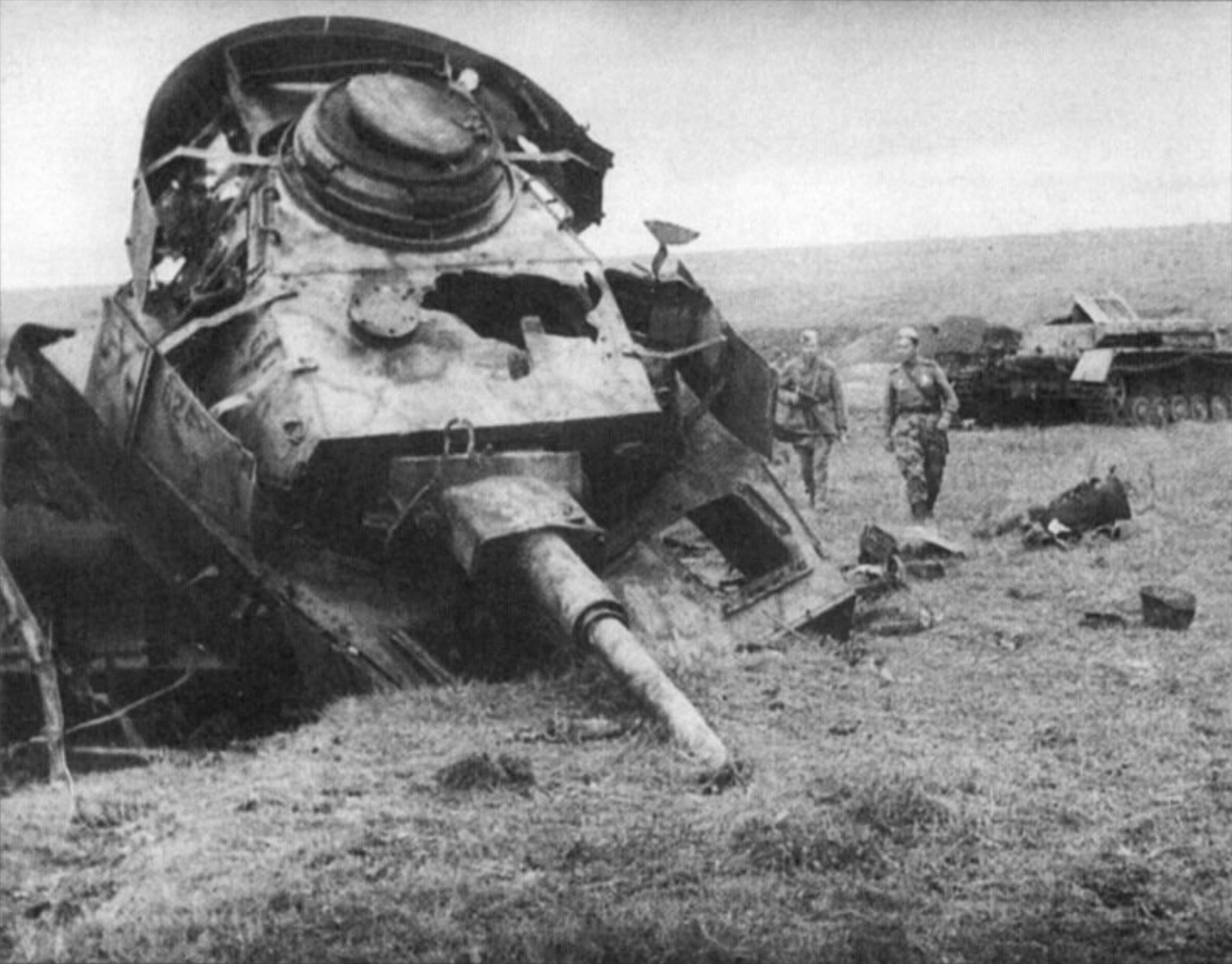 Сколько фашистских танков уничтожил артиллерист борисов. Курская битва 1943. Битва под Курском 1943. Курская битва Прохоровское танковое сражение 1943. Курская битва подбитый танк.