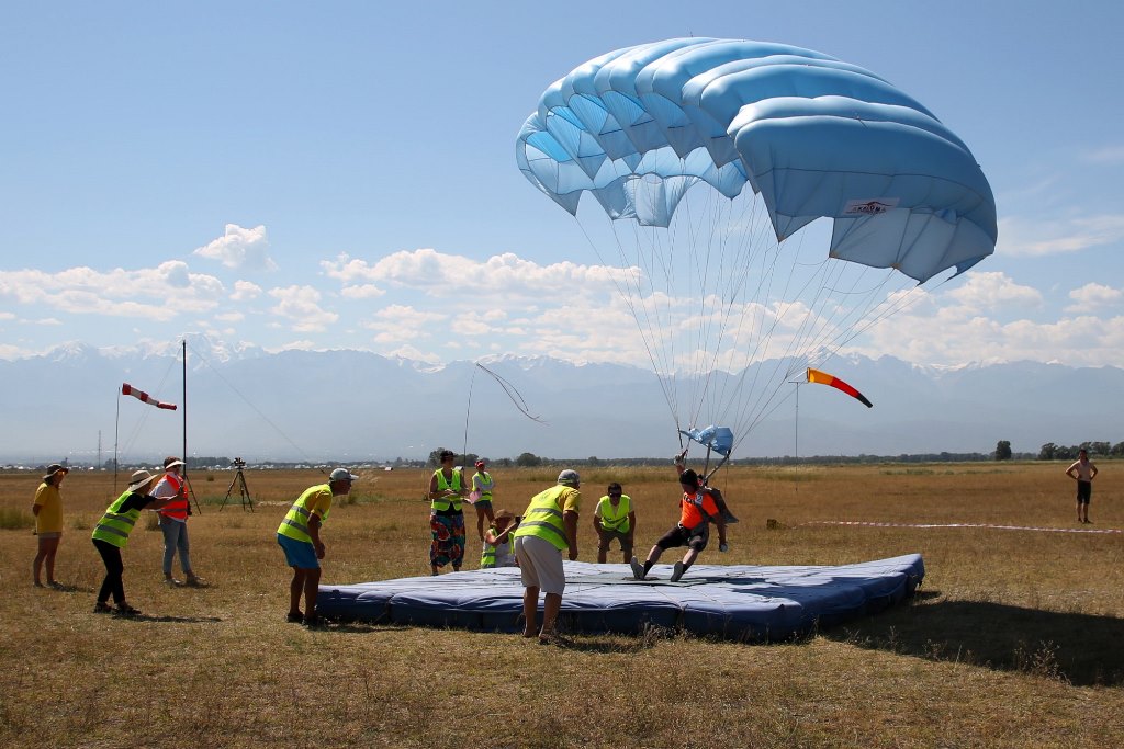 Мелисса Мендини Қызды Тығызды Видео