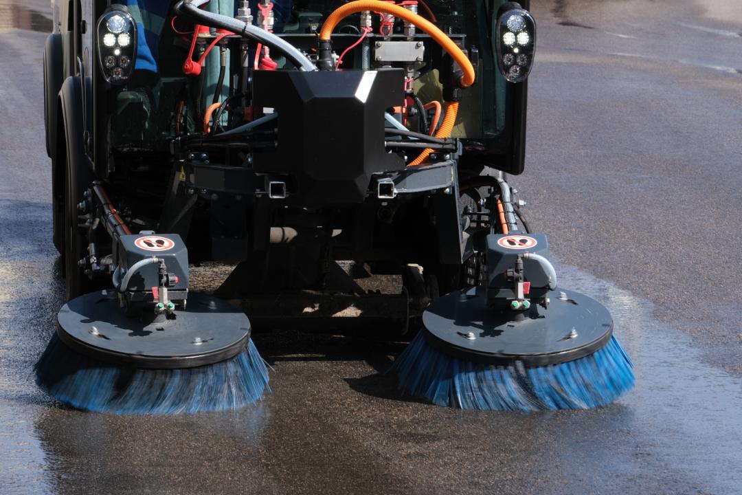 Жалаңаш қара қыздар