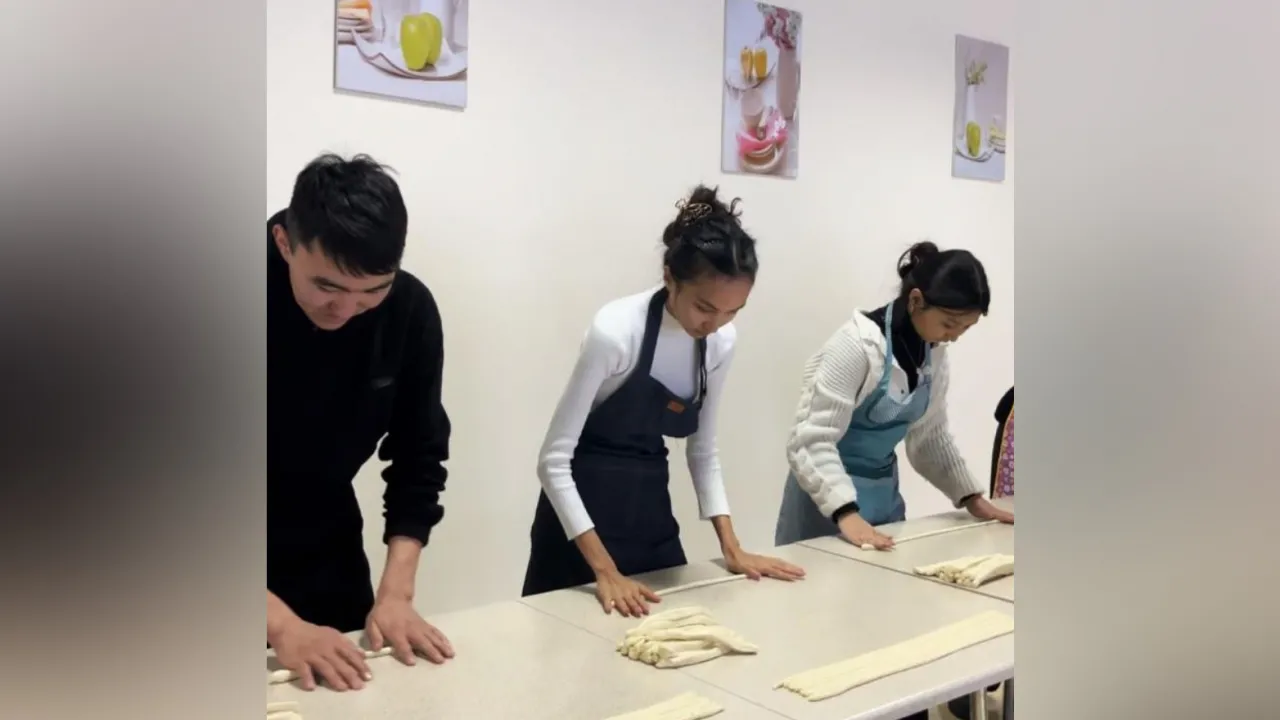 Толық метражды порно фильмдер және порно пародиялар