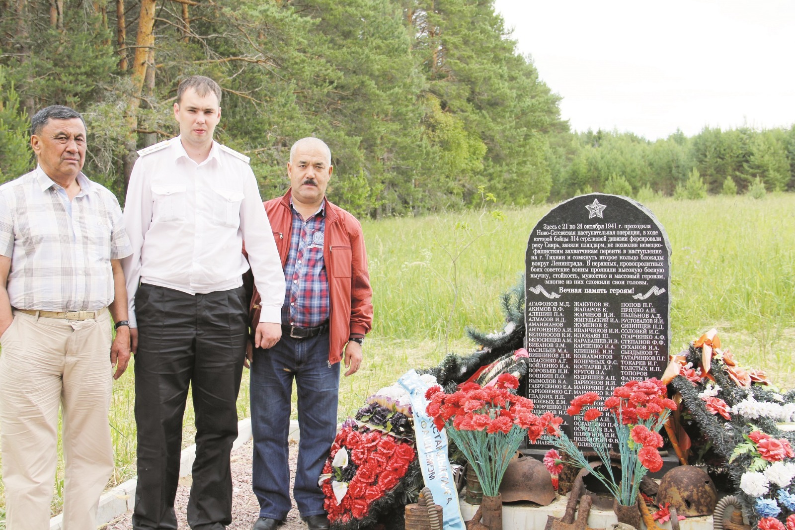 Жалаңаш әйел үйде киім ауыстырып жатыр Солнечногорскіде ақша үшін секс
