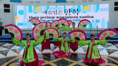 Брюнетка Светамен порно Корейлік секс жасырын камера