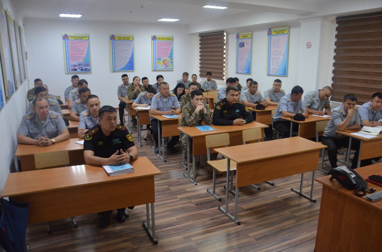 Аналардың порно видеолары Кузнецктегі жезөкшелердің суреттері