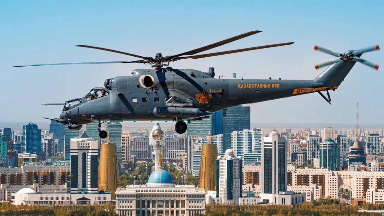 Порно көру: сәбізмен мастурбация, анал