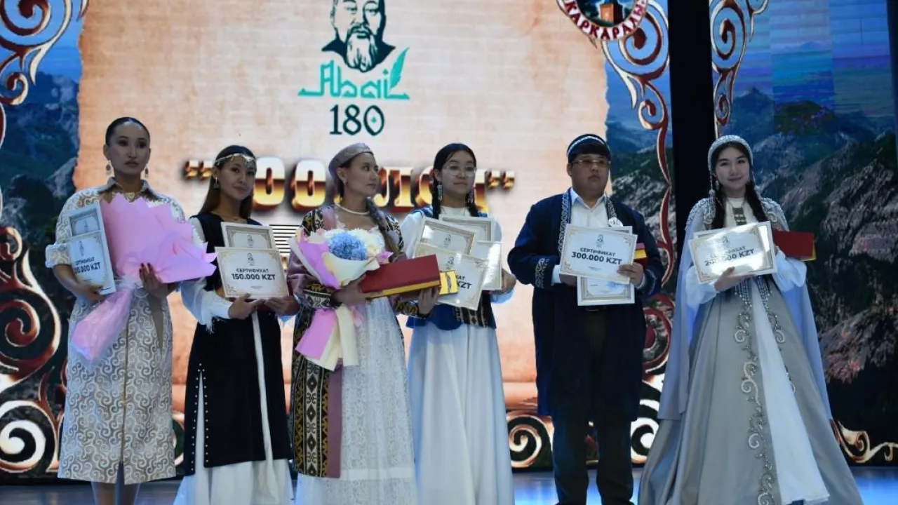 HD форматында асхана порносын көріңіз Орыстың қыздары көшеде жігіттерді алып кетеді