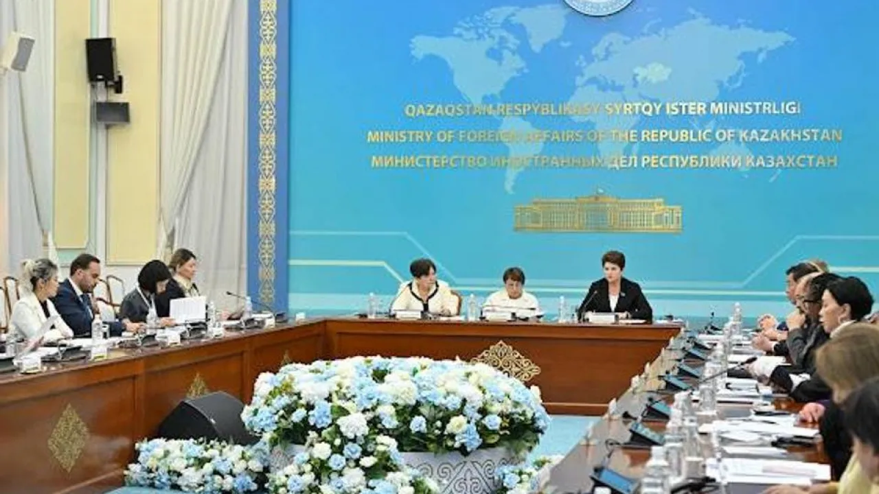 Жалаңаш Ариэльдің суреттері