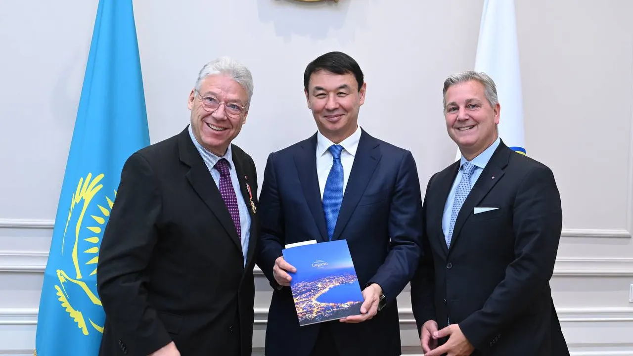 Порно видео: Анамды қатты ренжітті