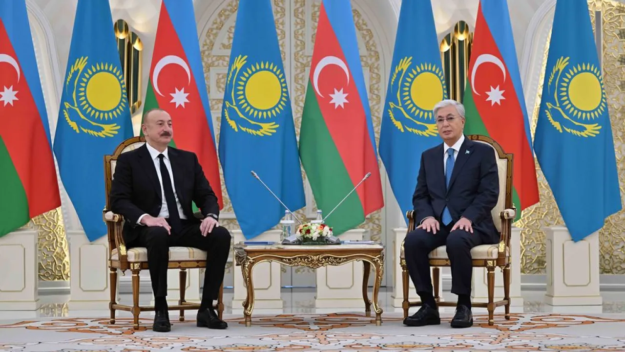 Порнодағы Питер Норт Механикалық секс машиналарын қараңыз және олармен жыныстық қатынаста болыңыз