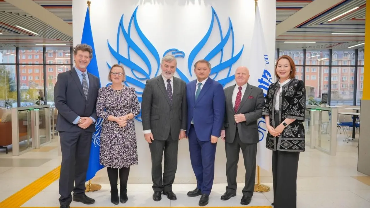 Байланған қызбен секс позициялары