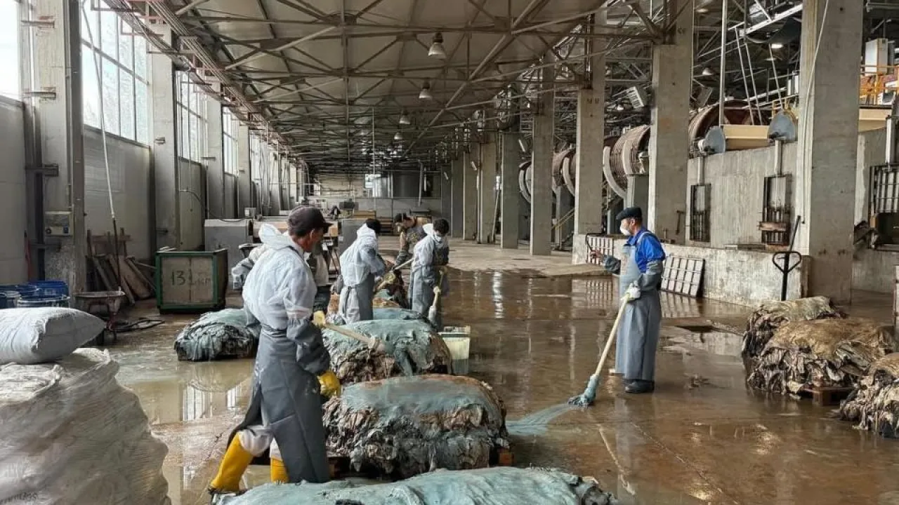 Колготкидегі шлюха